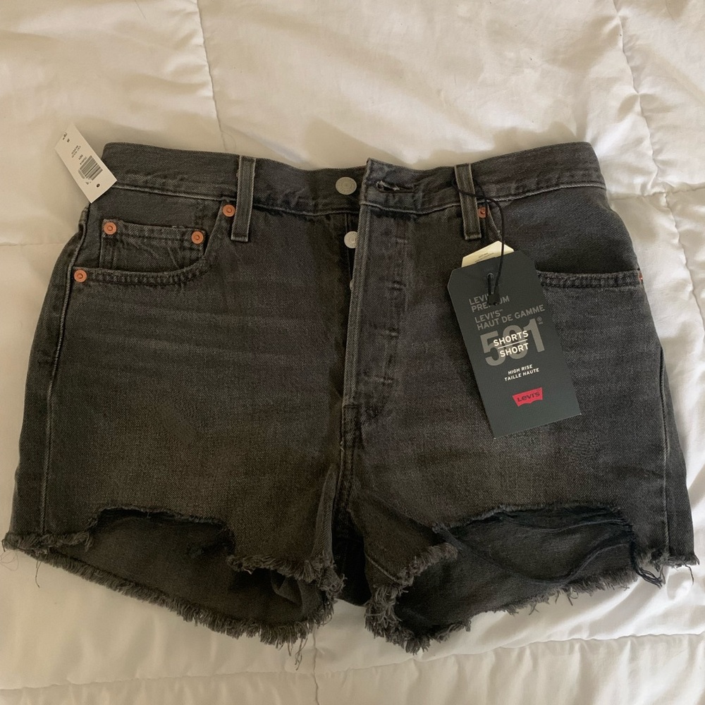 BRAND NEW ARITZIA HIGH RISE LEVIS 501 SHORT